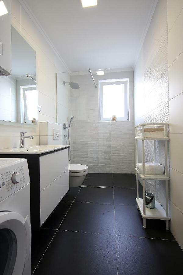 The View Luxury Apartment Драмал Екстериор снимка